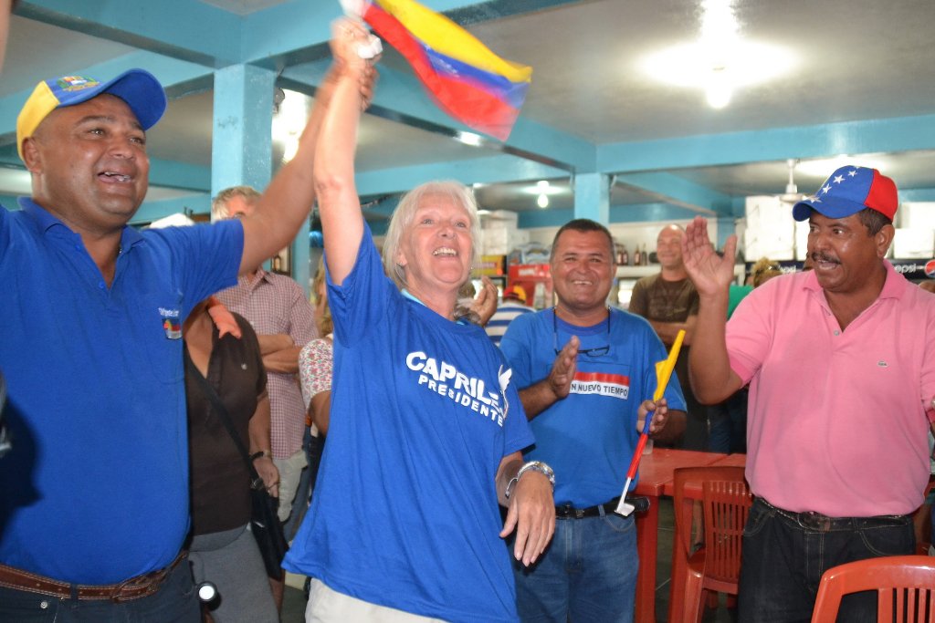 06-Dutch Capriles fan.jpg - Dutch Capriles fan